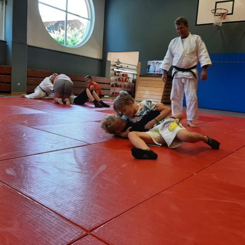 Schüler beim Judo- und Karate-Verein