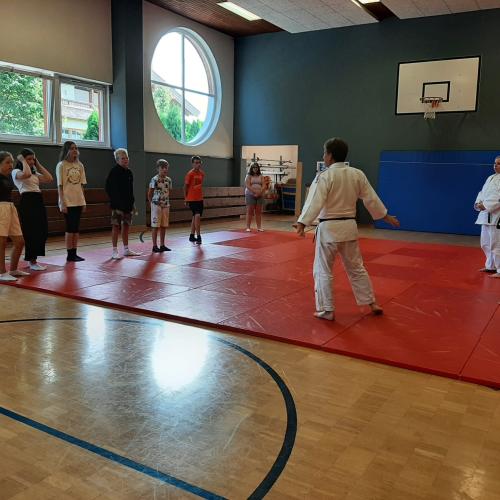 SchülerInnen beim Karate- und Judo-Verein 