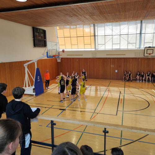 Basketball Landesmeisterschaft 2023, Schülerinnen unterm Korb