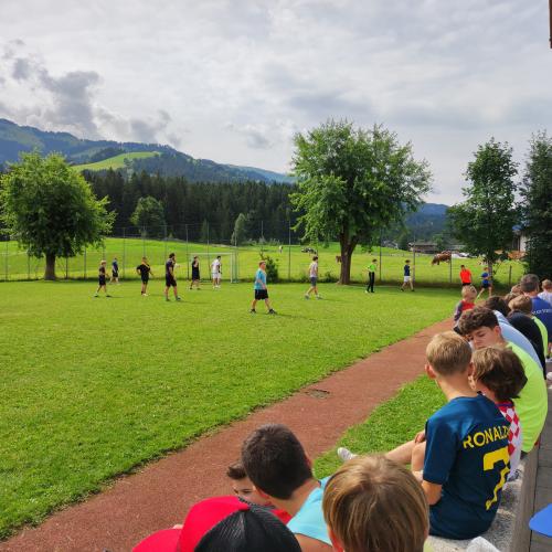 Schüler beim Fußballturnier