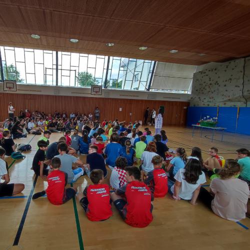 Siegerehrung und Abschlussfeier in der Sporthalle