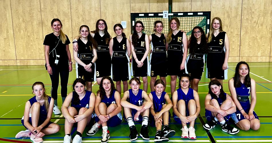 Gruppenfoto der Basketballmädchen für den Meistertitel